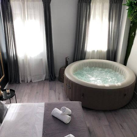 Apartment Zagreb Jacuzzi Luaran gambar
