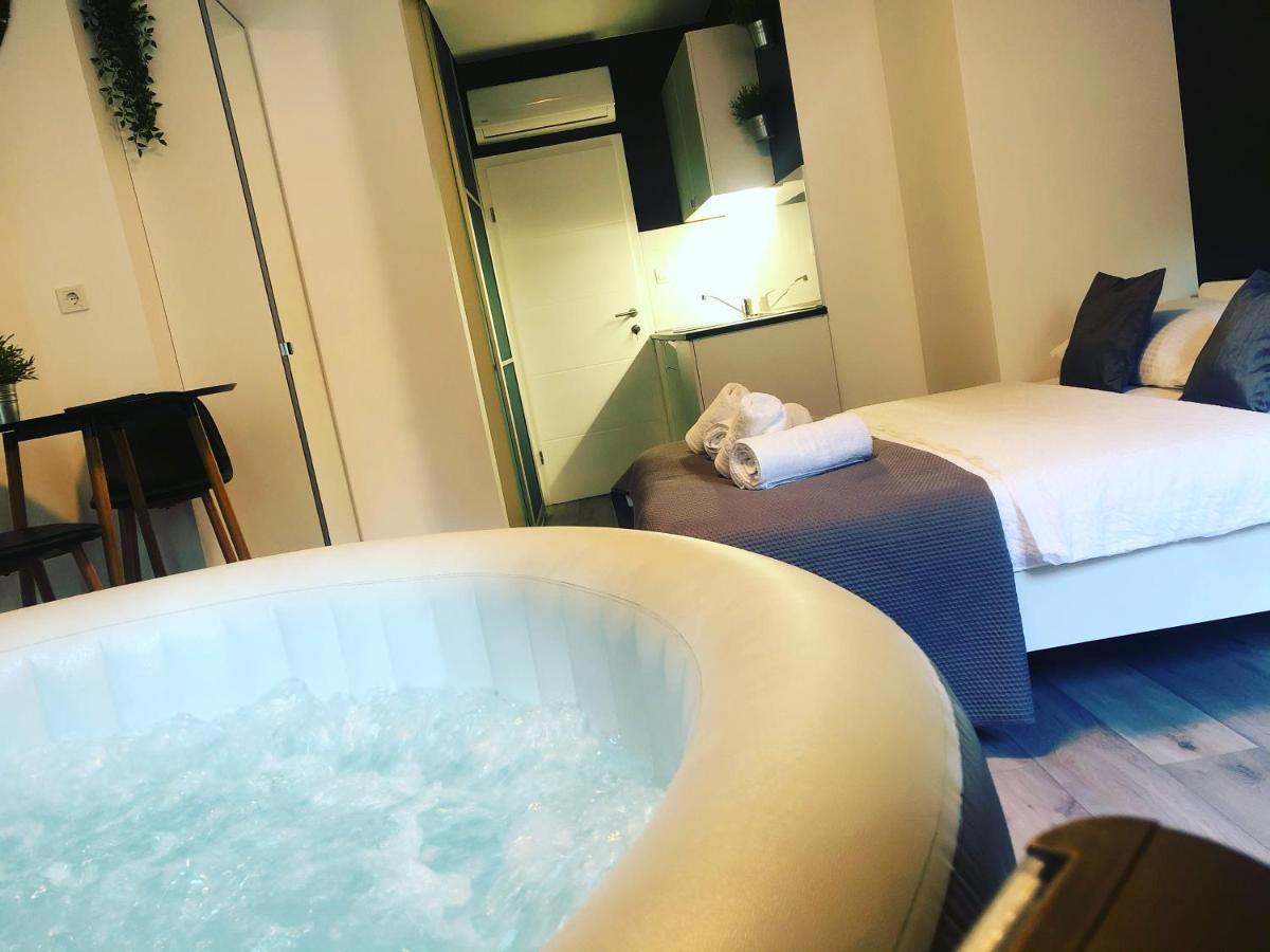 Apartment Zagreb Jacuzzi Luaran gambar
