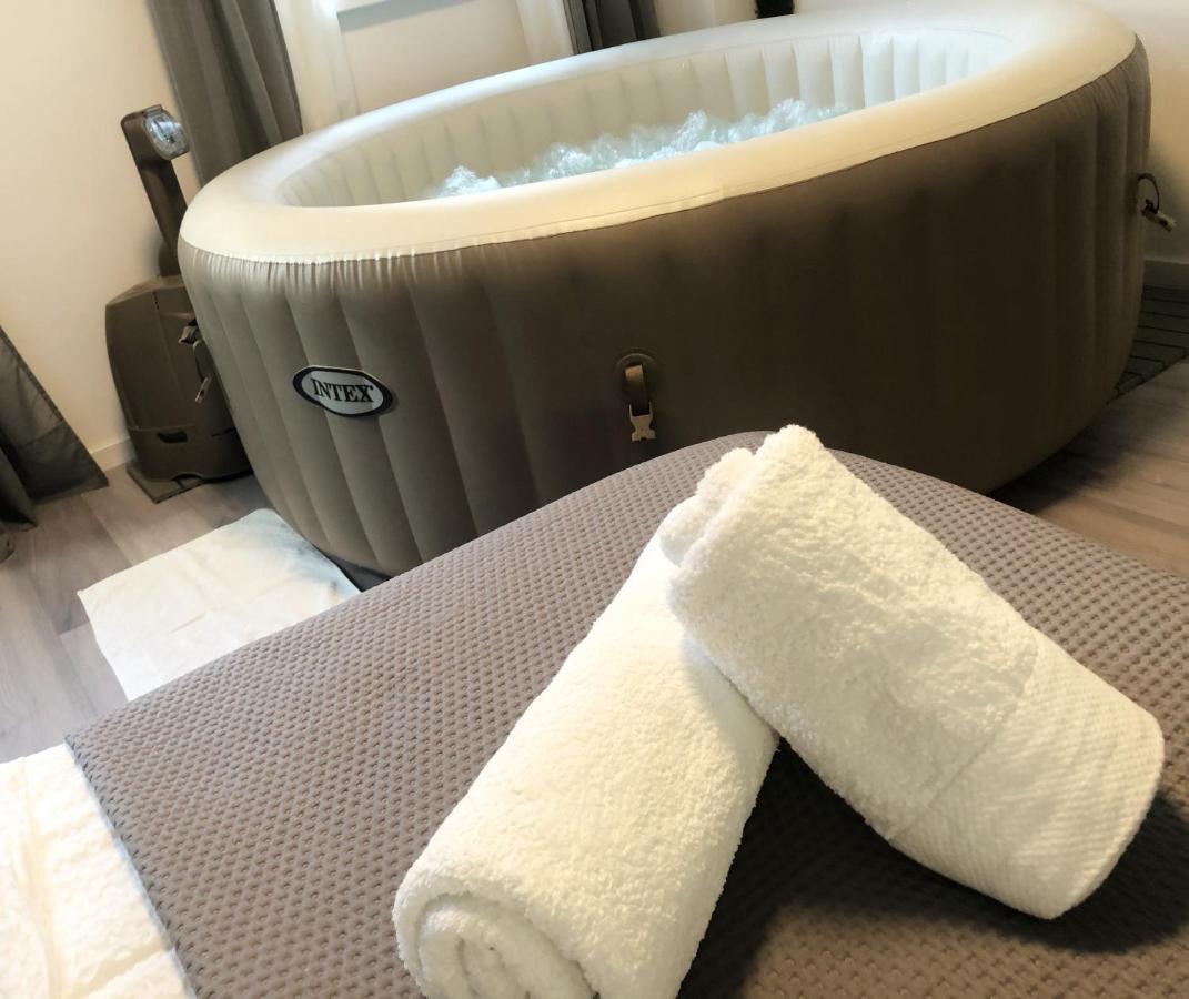 Apartment Zagreb Jacuzzi Luaran gambar