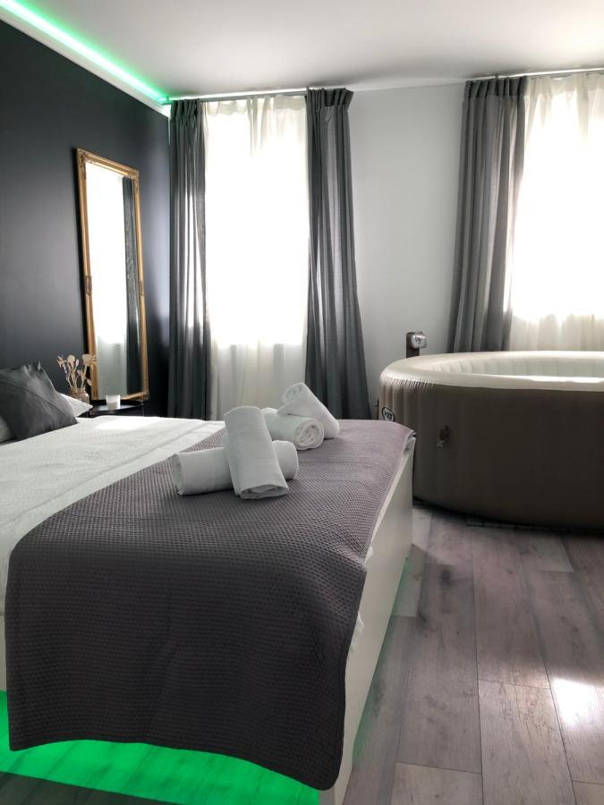 Apartment Zagreb Jacuzzi Luaran gambar