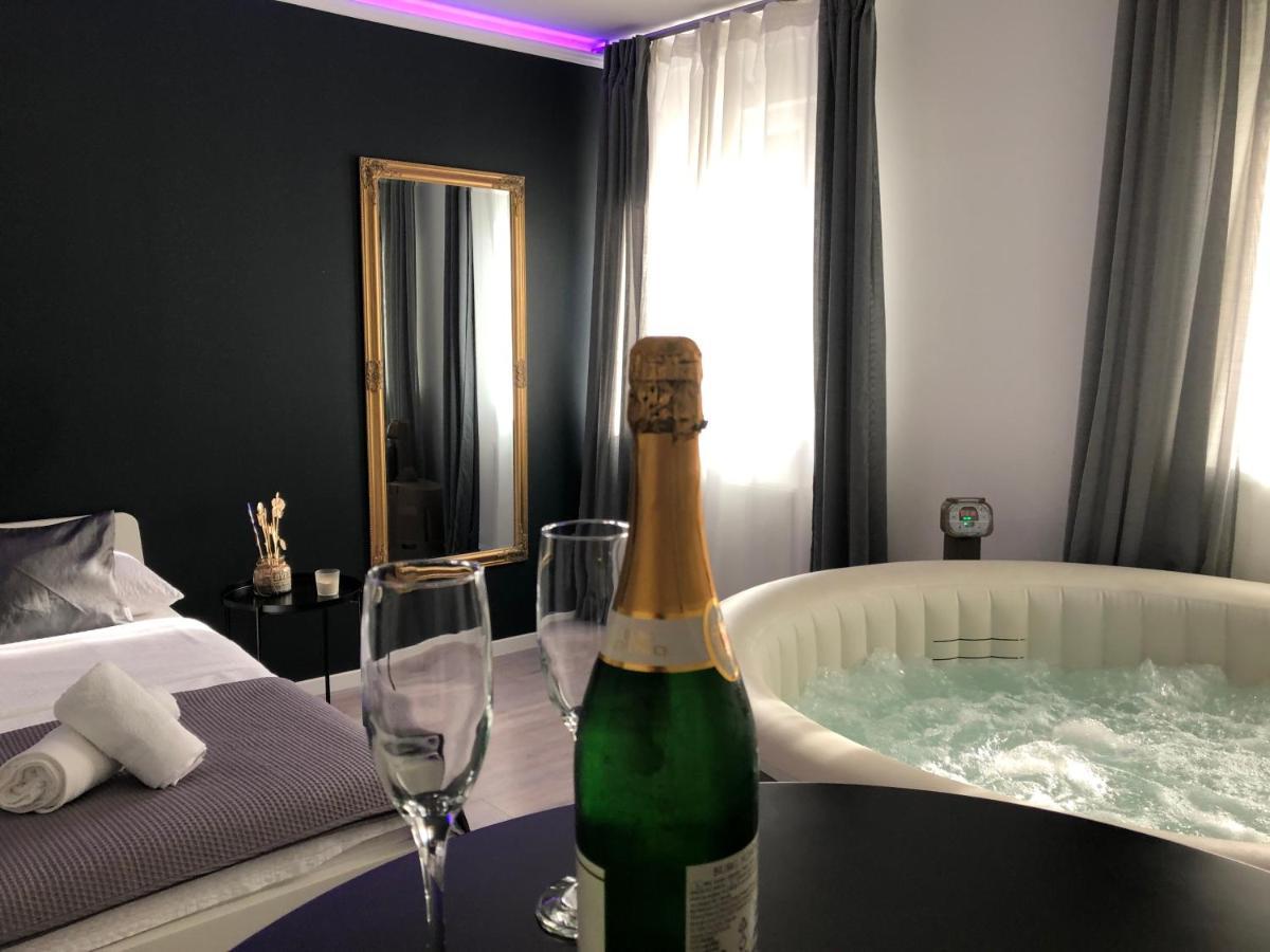 Apartment Zagreb Jacuzzi Luaran gambar