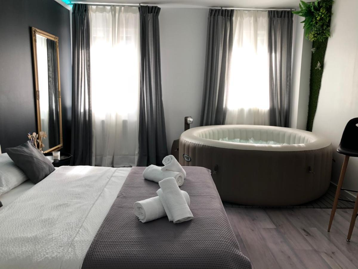 Apartment Zagreb Jacuzzi Luaran gambar