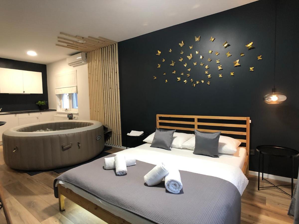 Apartment Zagreb Jacuzzi Luaran gambar